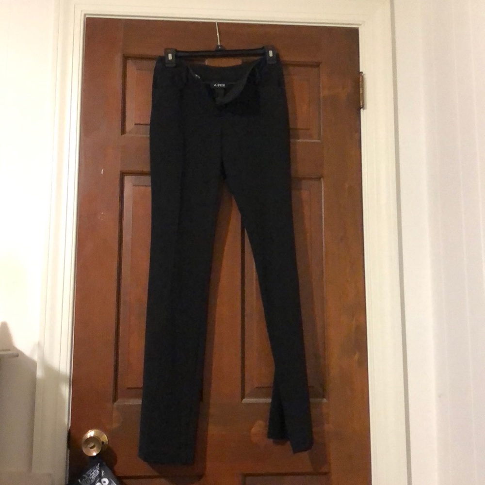 A. Byer size 1 dress pants juniors